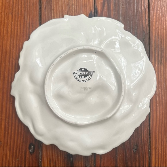 Fritz and Floyd Essentials Christmas Cat & Ornaments Plate 8.5” - Picture 5 of 6